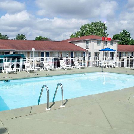 Econo Lodge Inn & Suites South Sandusky Exterior photo
