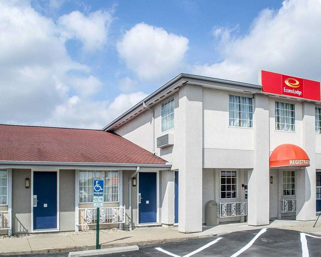 Econo Lodge Inn & Suites South Sandusky Exterior photo