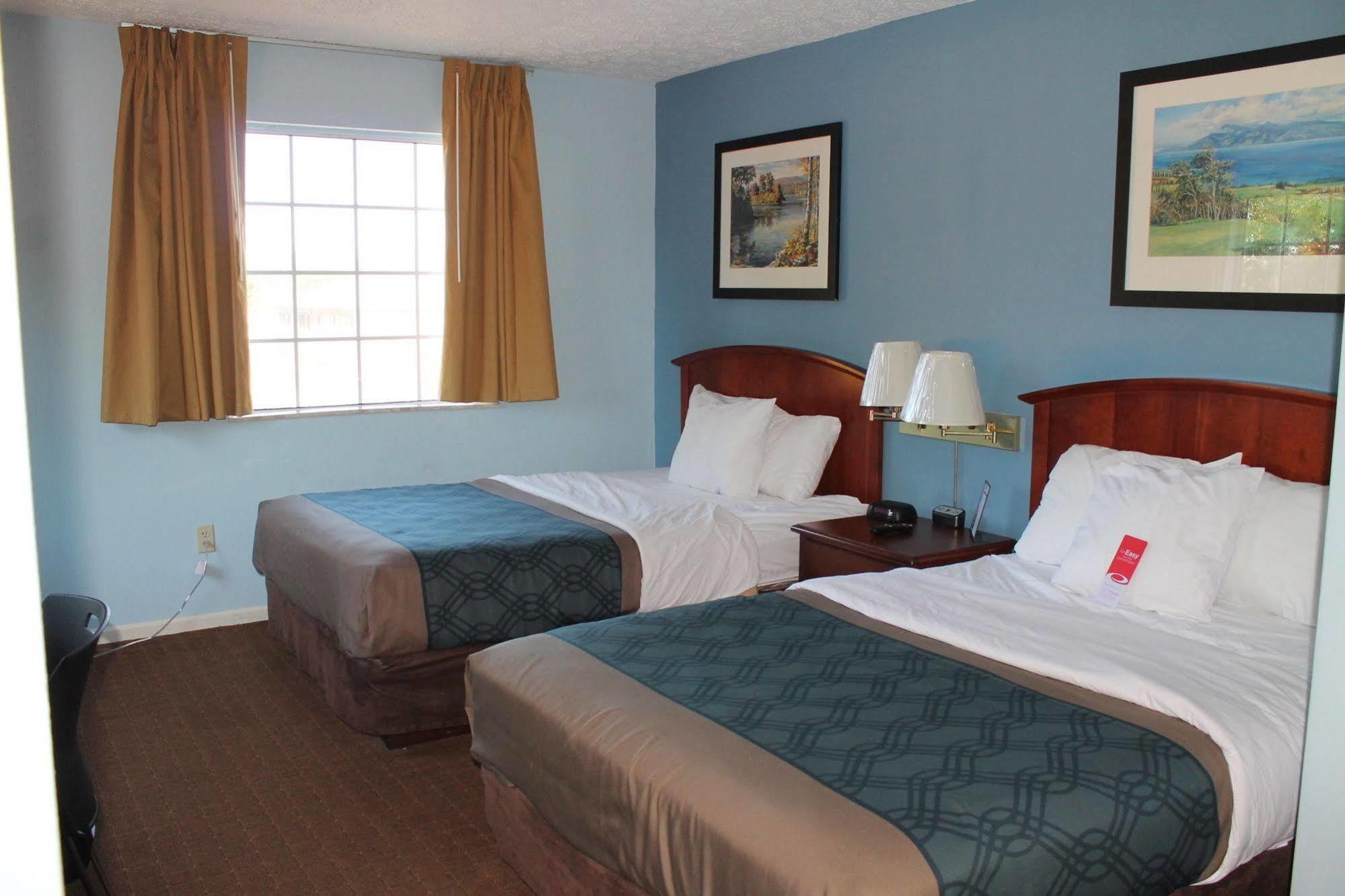 Econo Lodge Inn & Suites South Sandusky Exterior photo